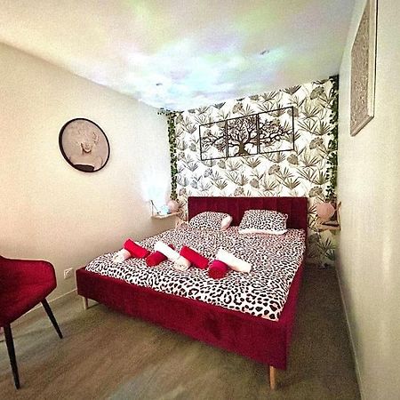 La Foret Enchantee, Centre Ville Pont-Sur-Yonne Esterno foto